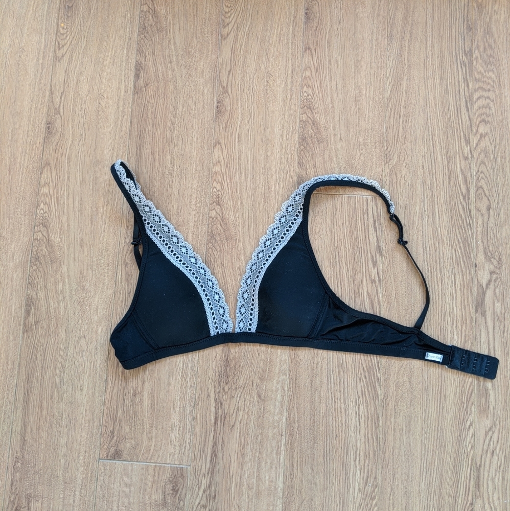 Calvin Klein soft bra without hard parts
